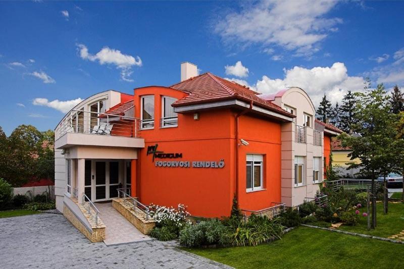 Promedicum Panzio Hotel Veszprém Exterior photo